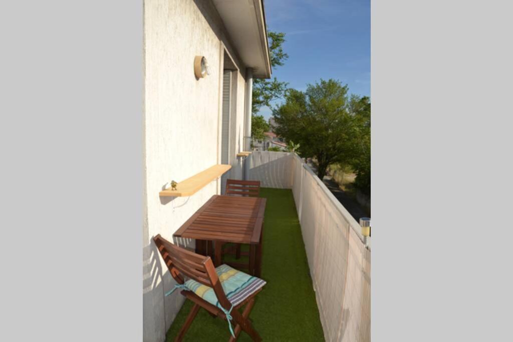 Appartement Lumineux Et Calme Avec Terrasse Avignon Eksteriør bilde